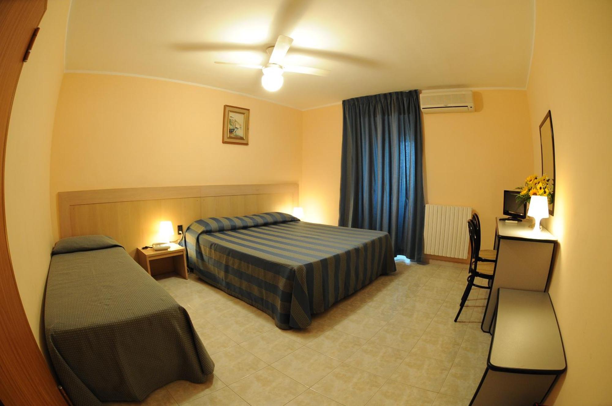 Racar Hotel Frigole Extérieur photo