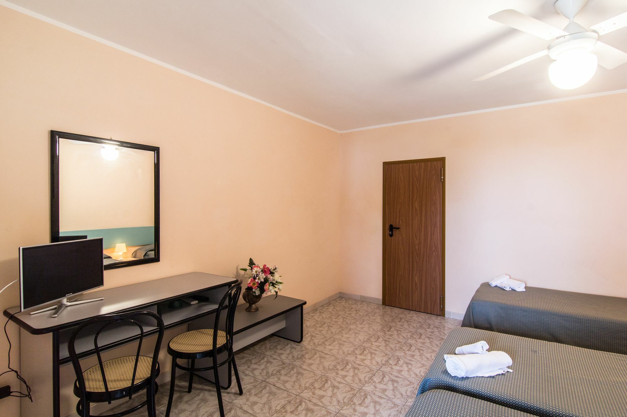 Racar Hotel Frigole Extérieur photo