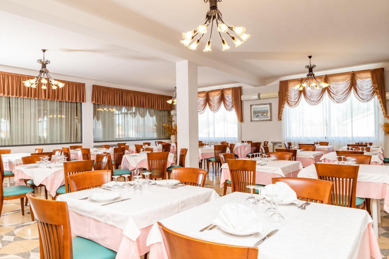 Racar Hotel Frigole Extérieur photo